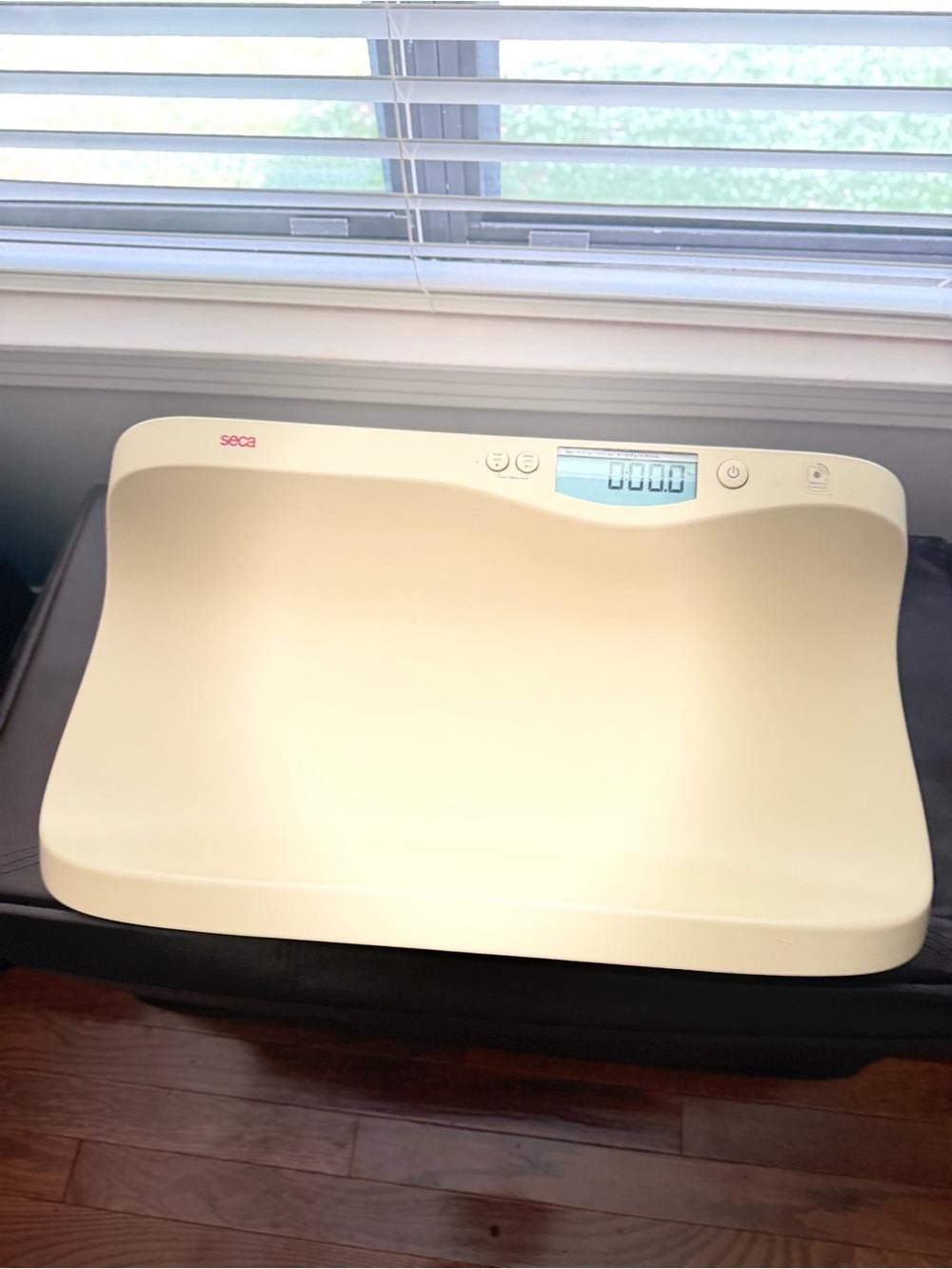 Baby Scale - Cream Infant Weighing Tray